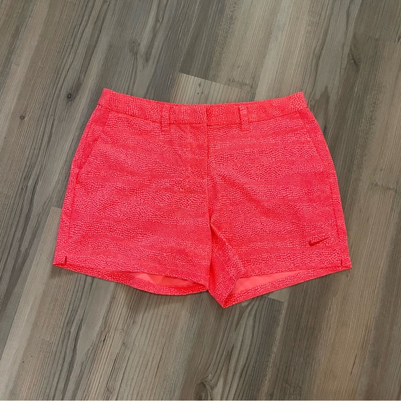Nike Golf Coral Micro Square Patterned 4.5” Shorts Size 4 - Picture 1 of 3